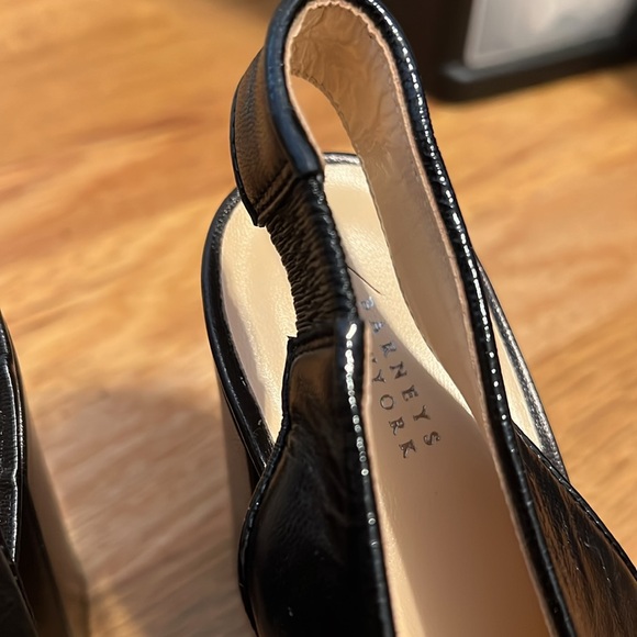 Barney’s Black Leather Sling Back Pointy Toe Heels - Picture 6 of 6